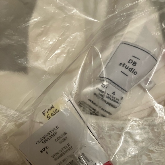 NWT Size 4 David’s Bridal Basque Waist Lace Bodice Wedding Dress - Picture 11 of 11